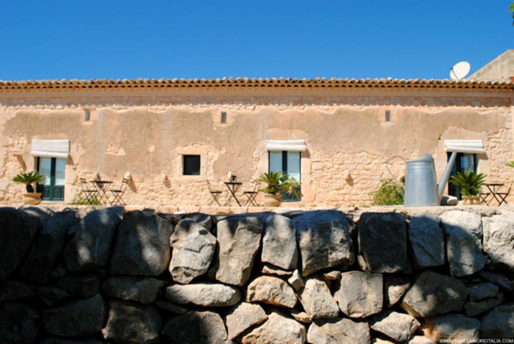 Dimore Del Valentino Sampieri Exterior foto